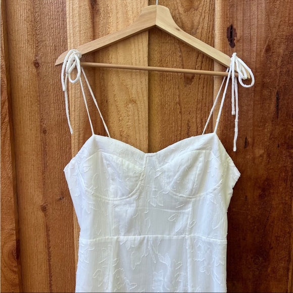 🌿 White and Silver Floral Jacquard Bustier Tie-Strap Midi Dress 🌿 - Picture 5 of 10